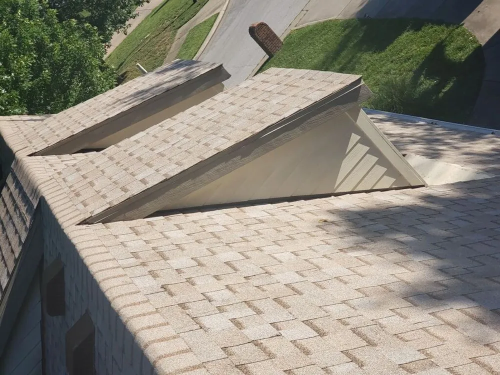 Slide of Truitt’s Roofing