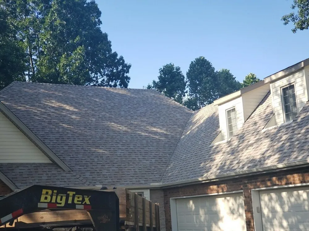 Slide of Truitt’s Roofing