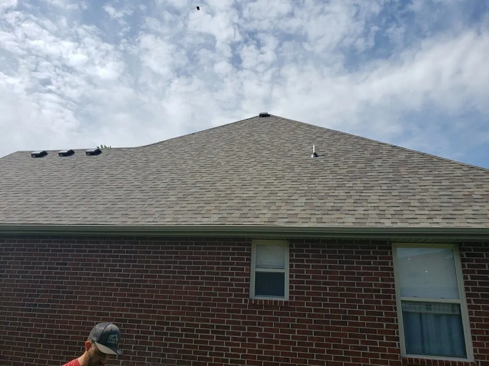 Slide of Truitt’s Roofing