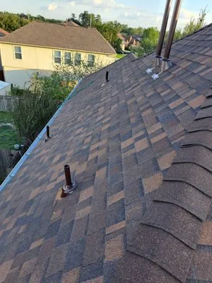 Truly Roofing & Construction Logo