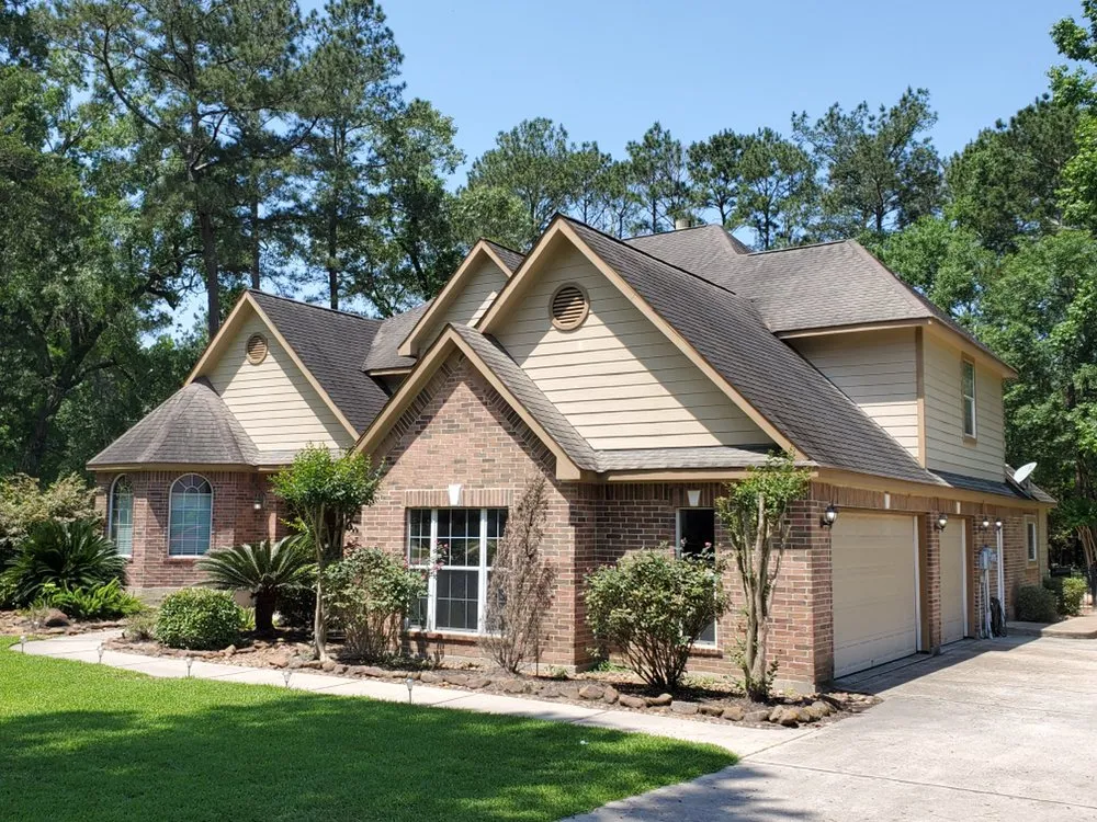 Top-rated storm damage roof repair in Huffman, TX by Trump It General Contracting & Roofing