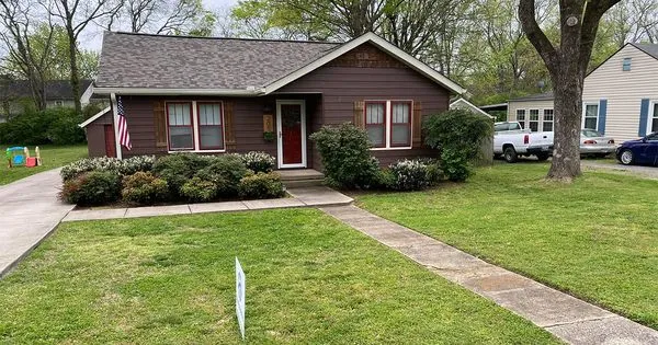 Trusted Roofing Logo