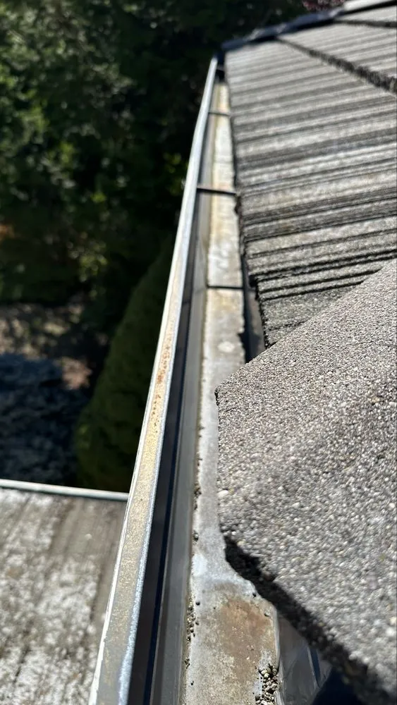 Reliable residential roofing service experts serving Cathlamet, WA - Trusted Window Cleaning
