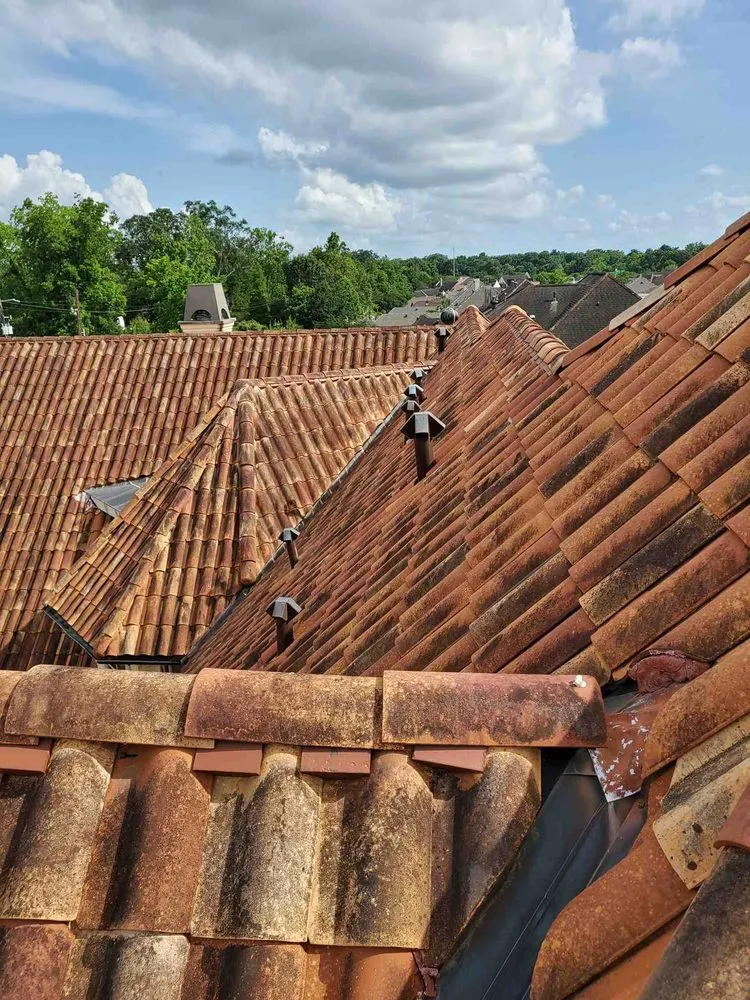 Reliable storm damage roof repair in Geismar, LA - T&RV Construction