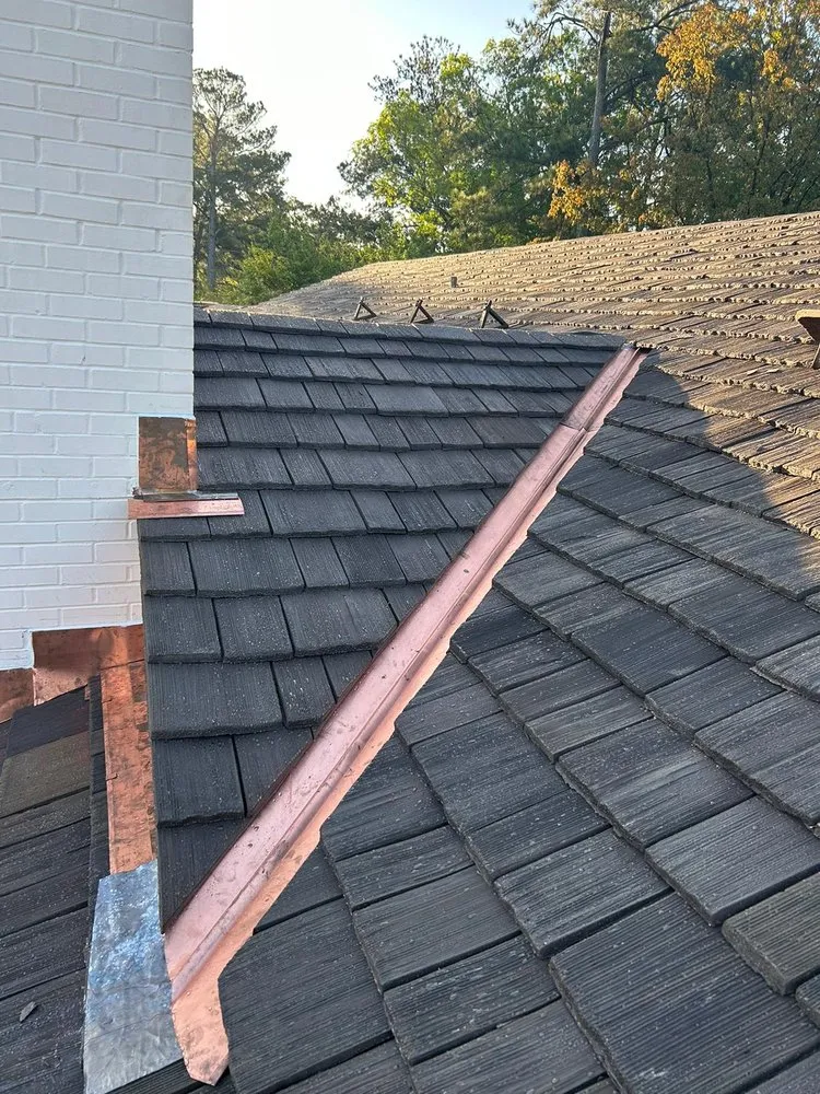 Expert residential roofing service in Geismar, LA by T&RV Construction
