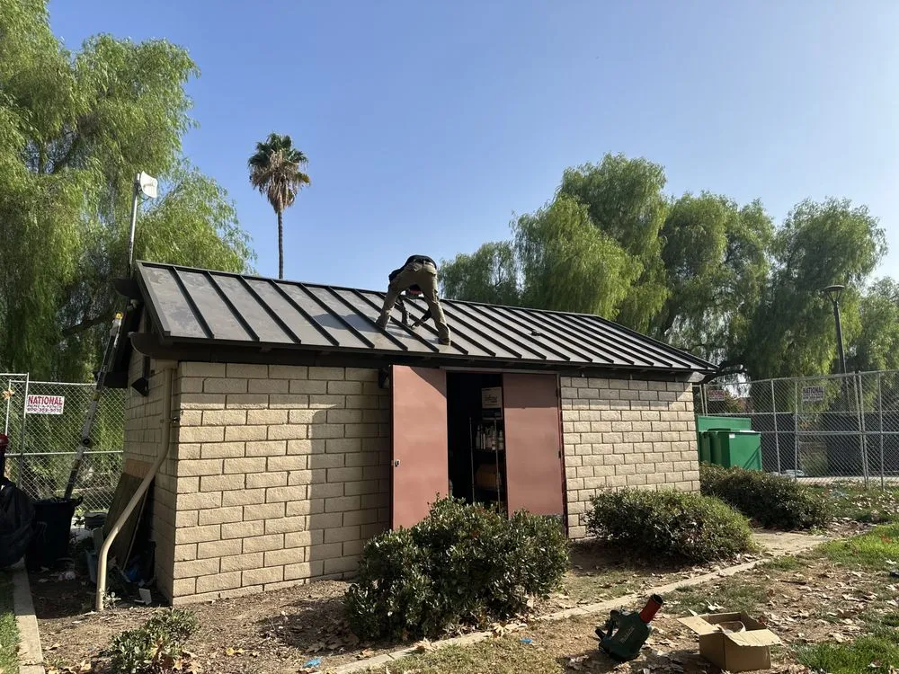 Slide of T’S Roofing