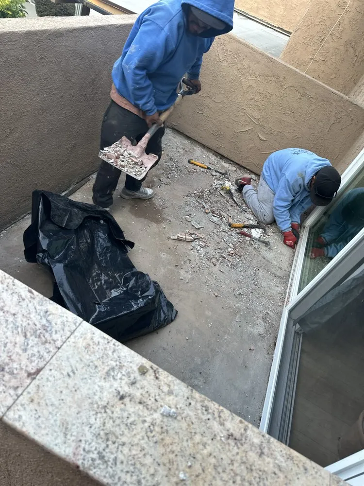 Slide of T’S Roofing