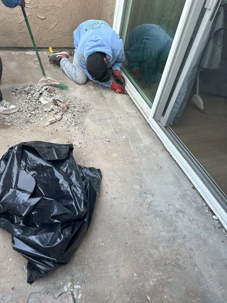 Slide of T’S Roofing