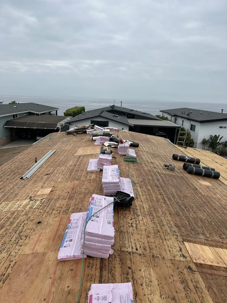 Slide of T’S Roofing