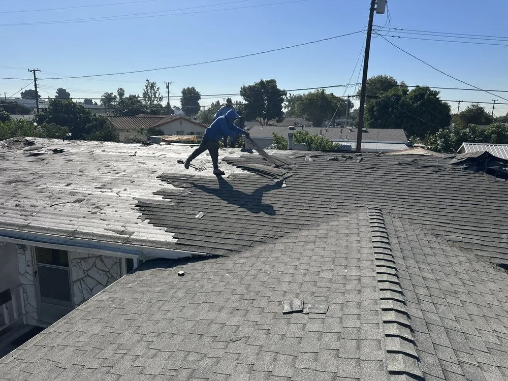 Slide of T’S Roofing