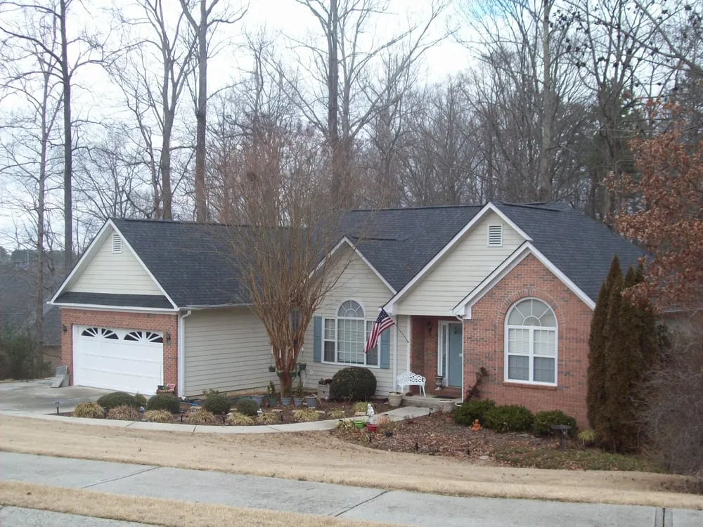 Slide of T&T Roofing and Repair