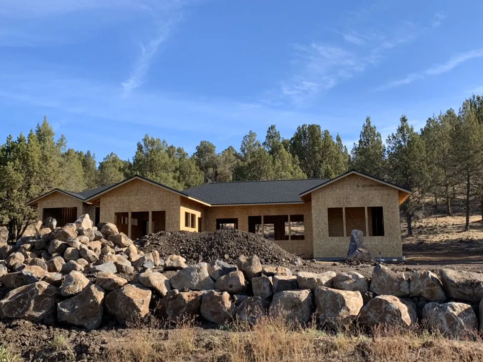 Slide of T&T Roofing