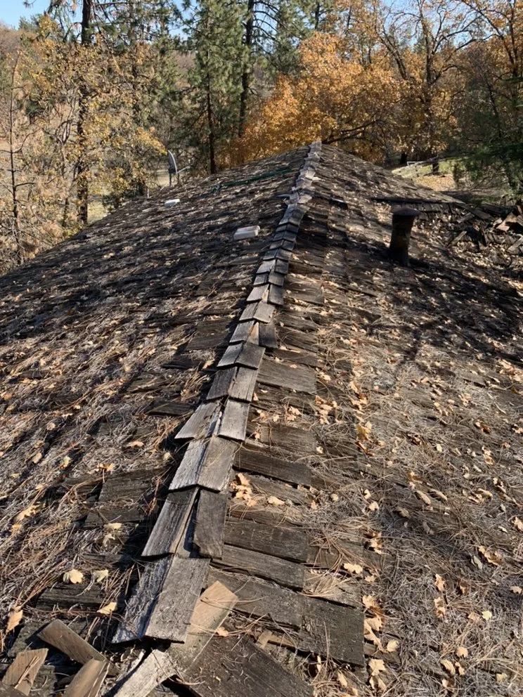 Slide of T&T Roofing