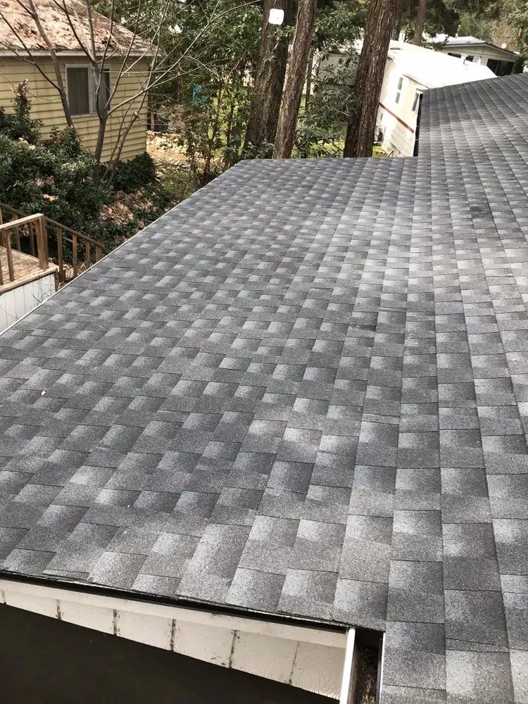 Slide of T&T Roofing