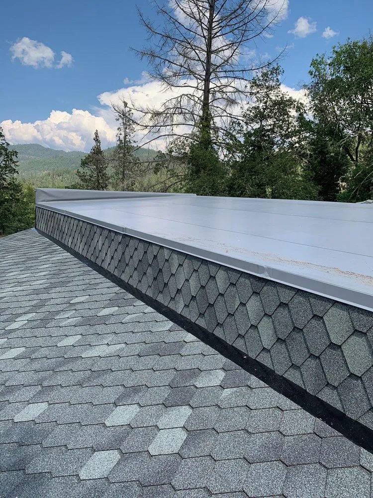 Slide of T&T Roofing