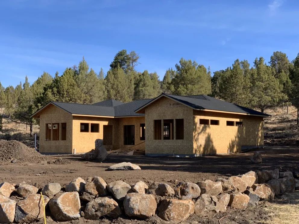 Slide of T&T Roofing