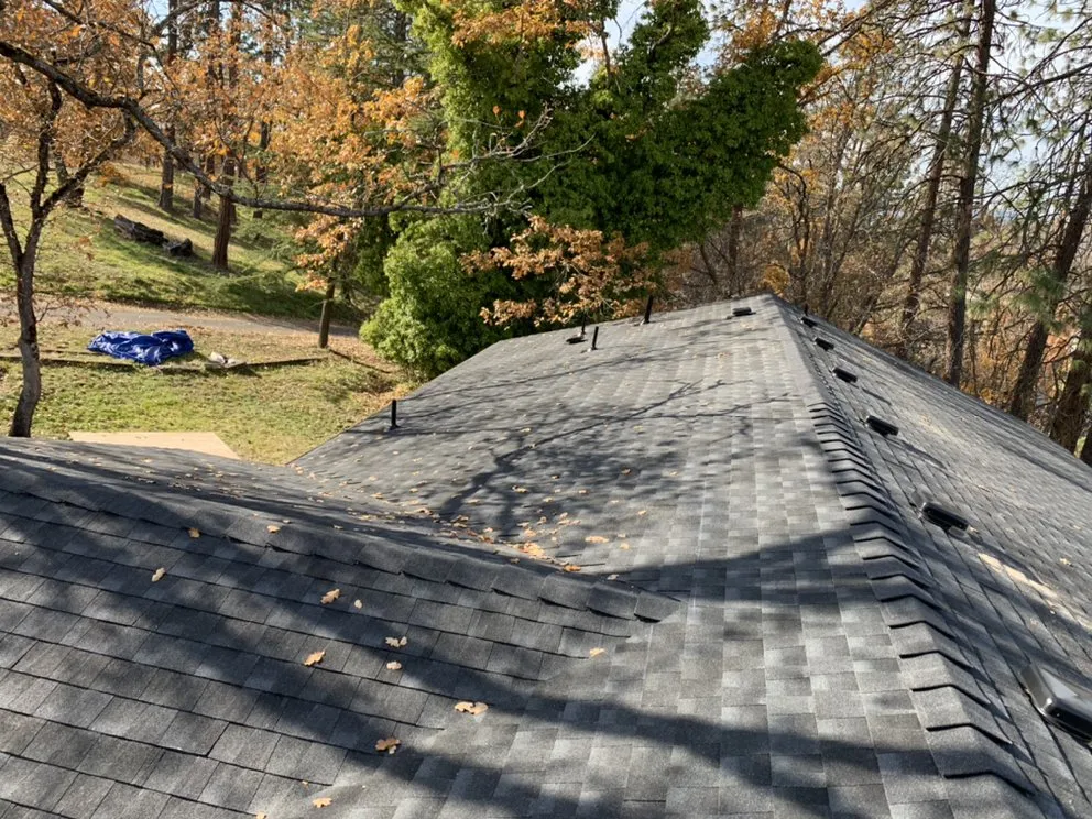 Slide of T&T Roofing