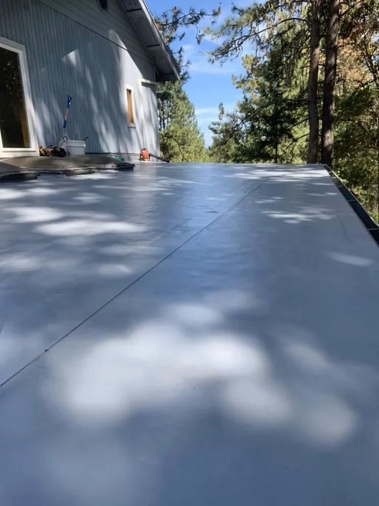 Slide of T&T Roofing