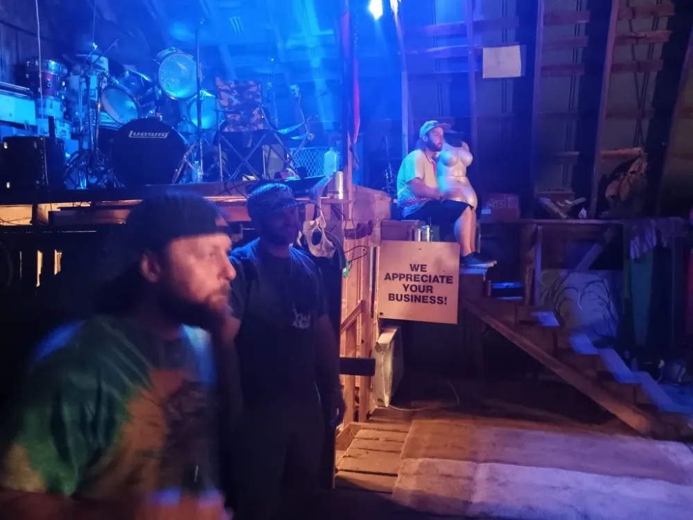 Slide of T&T Superlative Home Improvement