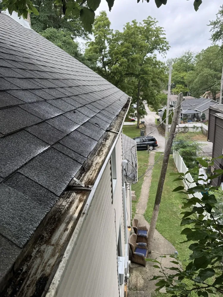 Slide of Tuckers Roof Wash