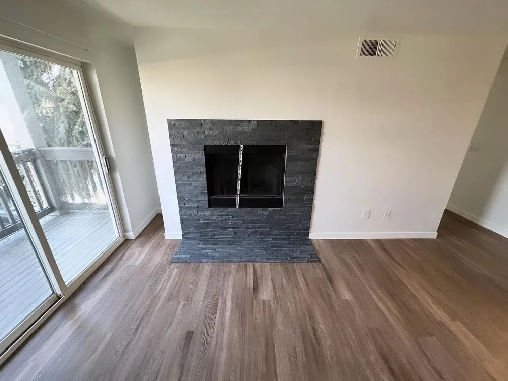 Slide of Turn Right Services