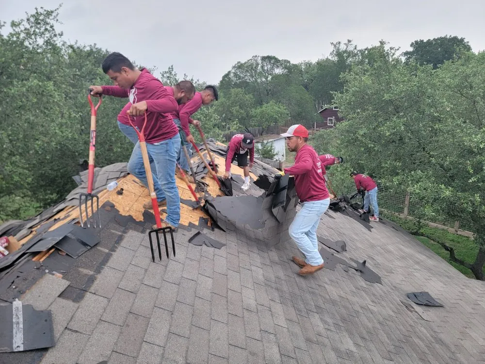 Licensed shingle roofing service in Spring Branch, TX by Tux Roofing