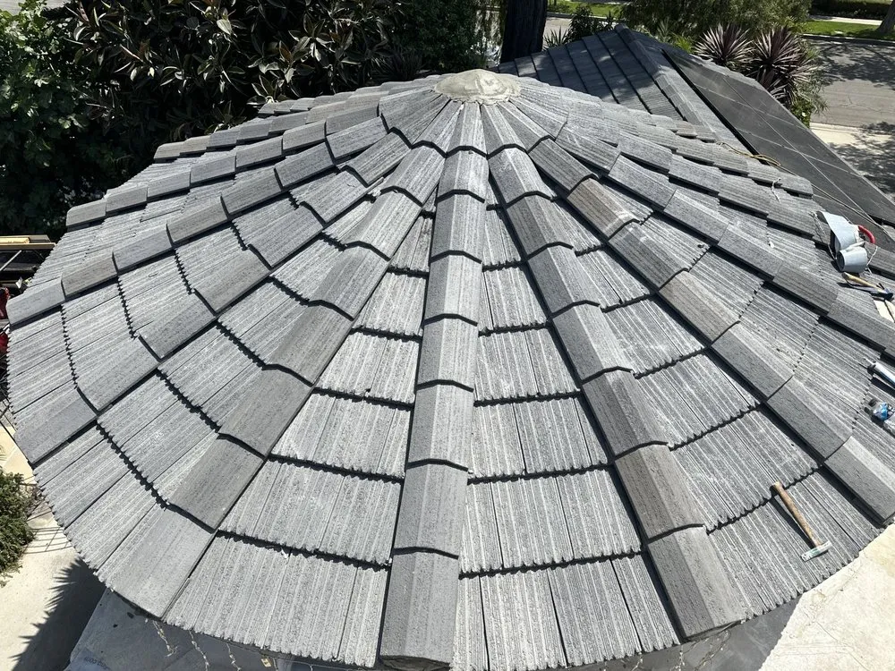 Slide of Twins Roofing