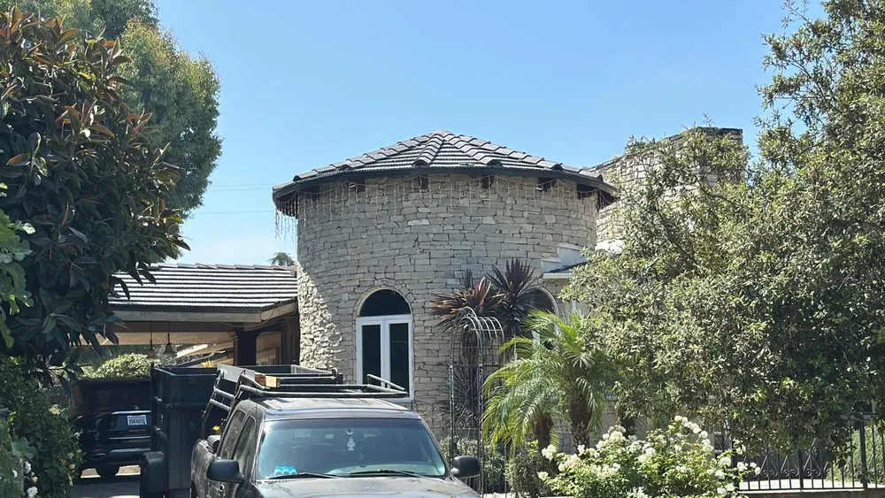 Slide of Twins Roofing