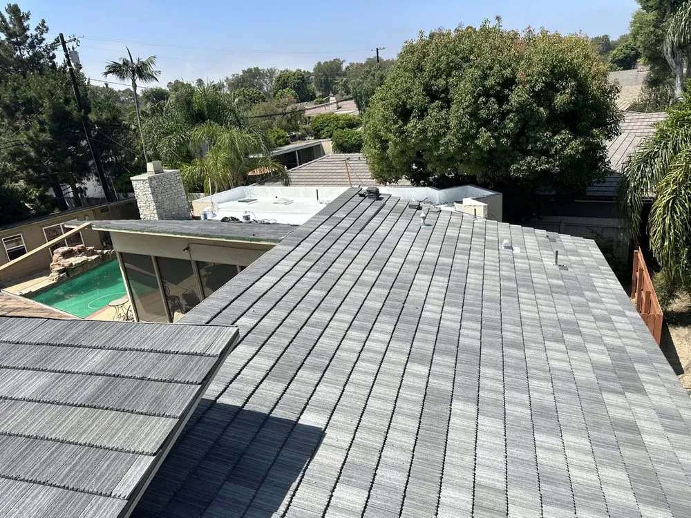 Slide of Twins Roofing