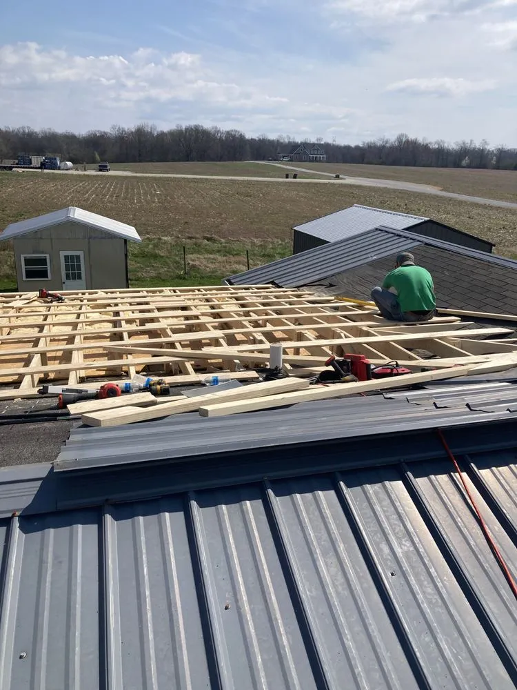 Top-rated residential roofing service with free inspection across Summertown, TN - Tyler Moore Painting