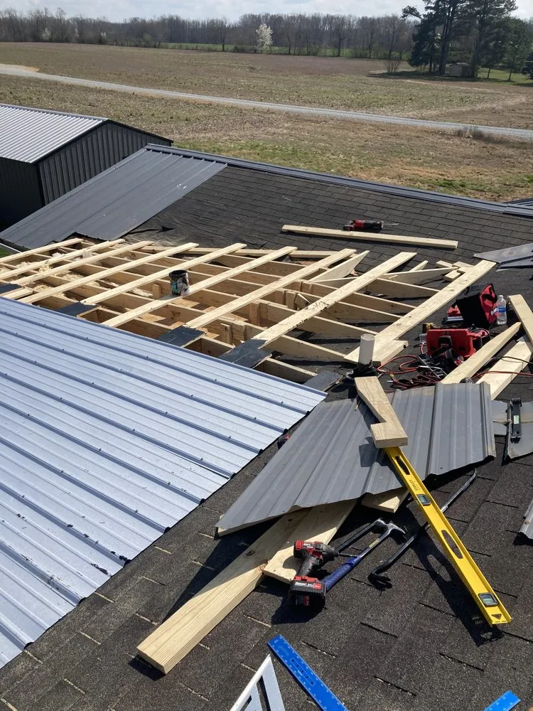 Expert roof repair in Summertown, TN by Tyler Moore Painting