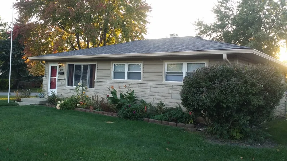 Slide of UHQ Construction