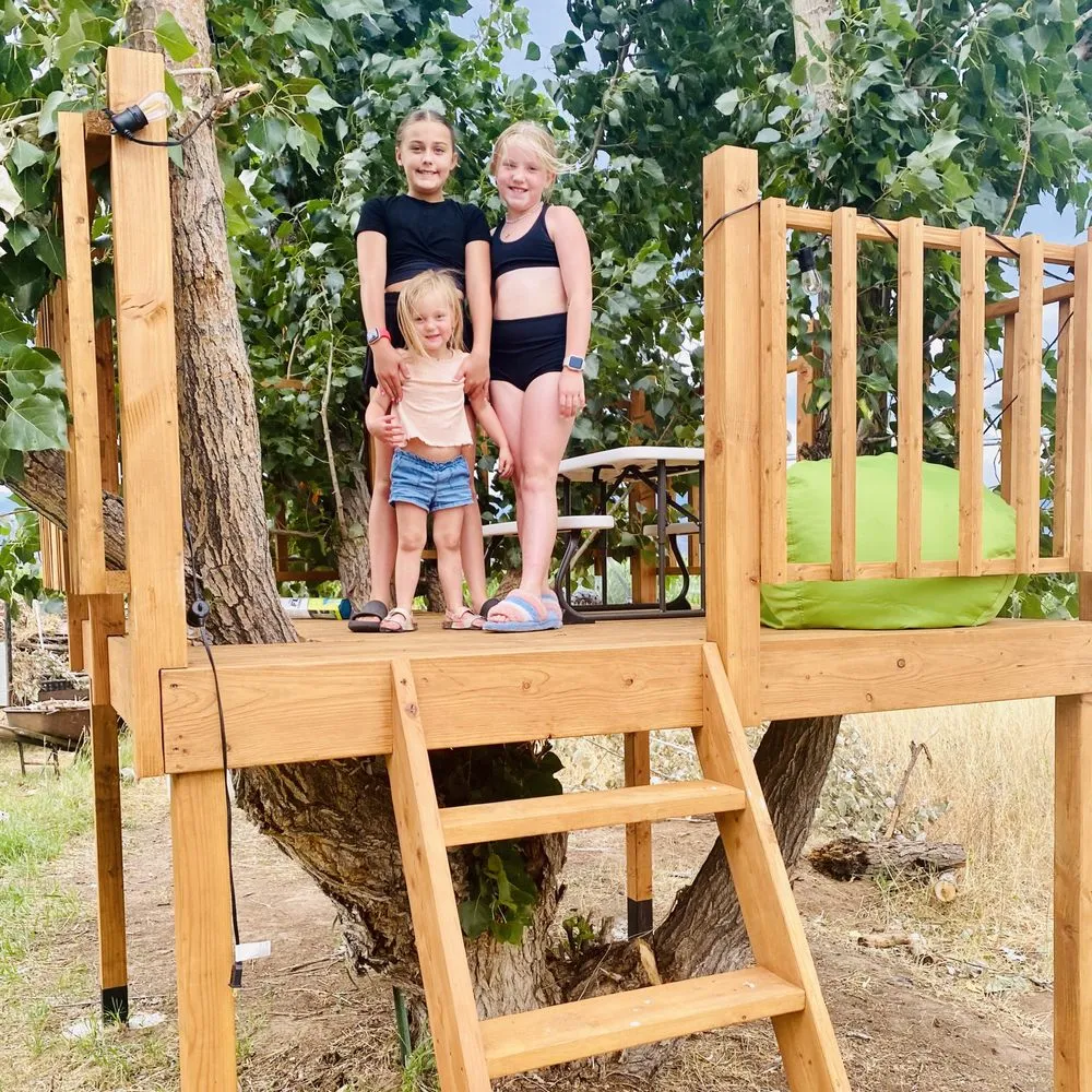 Slide of Ukrainian Construction Guys