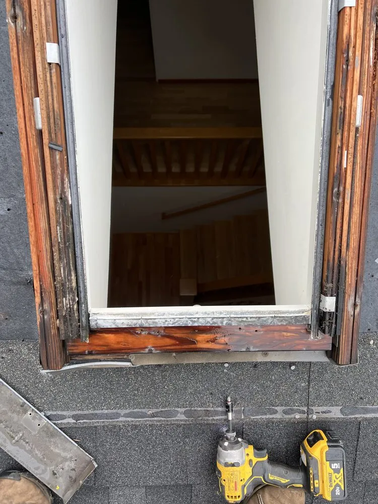 Slide of Ultimate Roofing