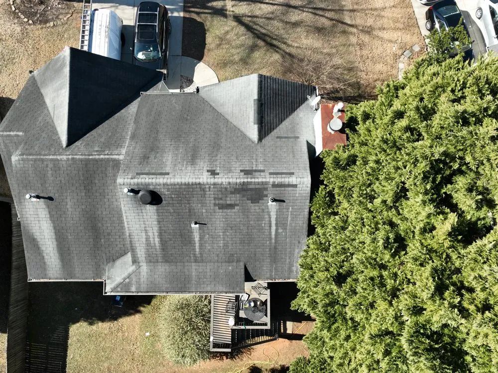 Slide of Umana Roofing