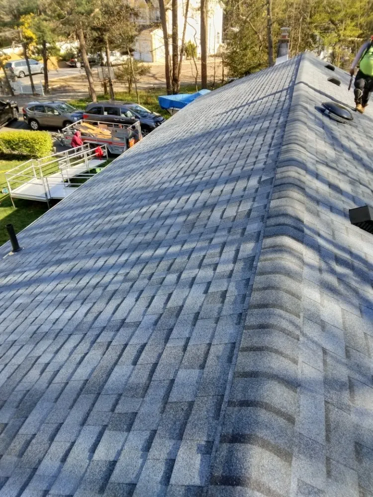 Slide of Umo Roofing