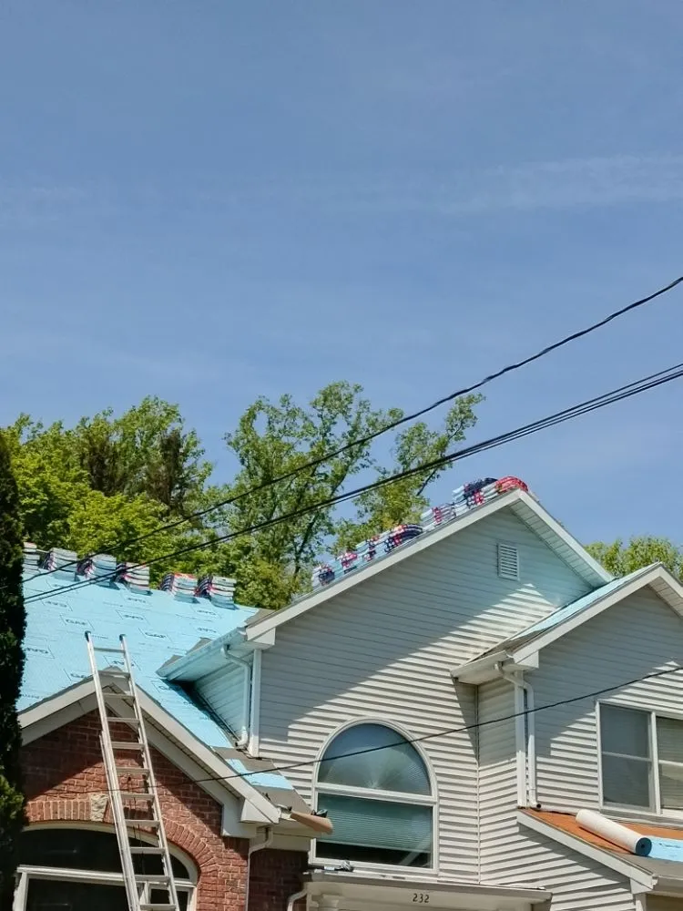 Slide of Umo Roofing