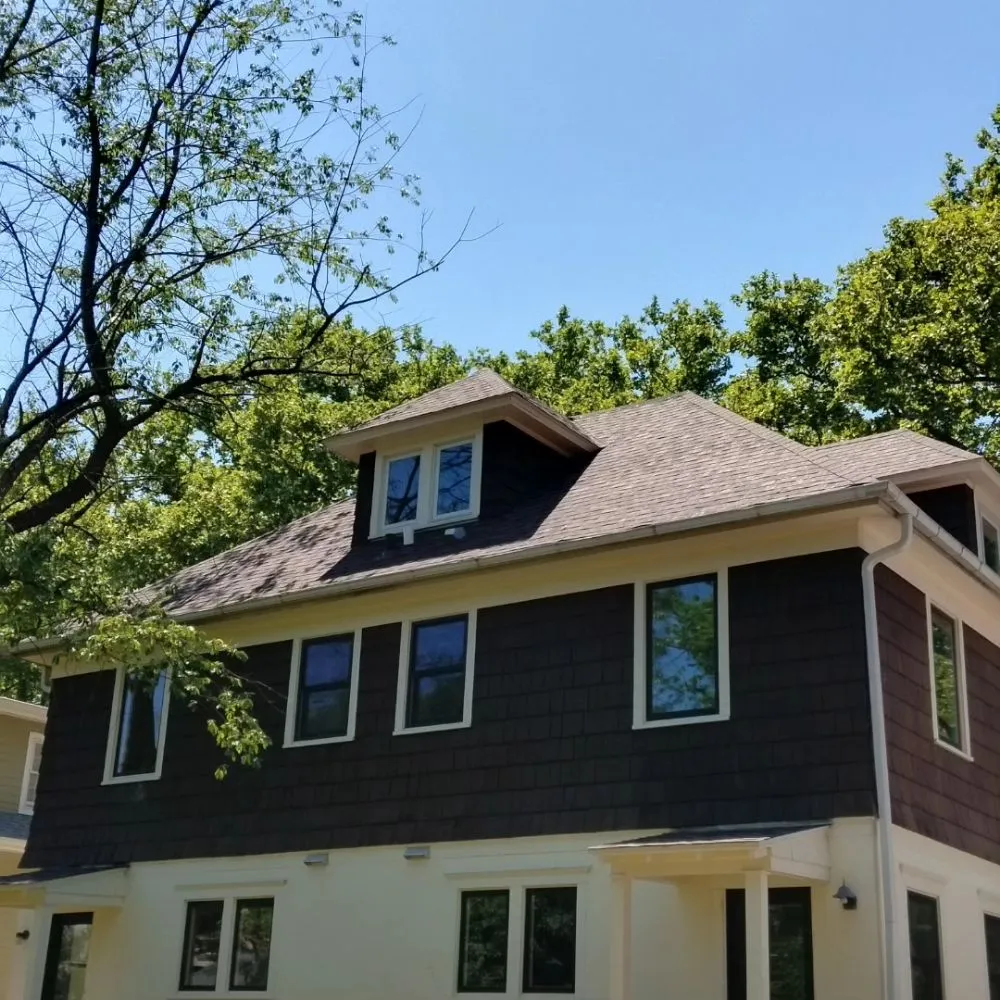 Slide of Umo Roofing