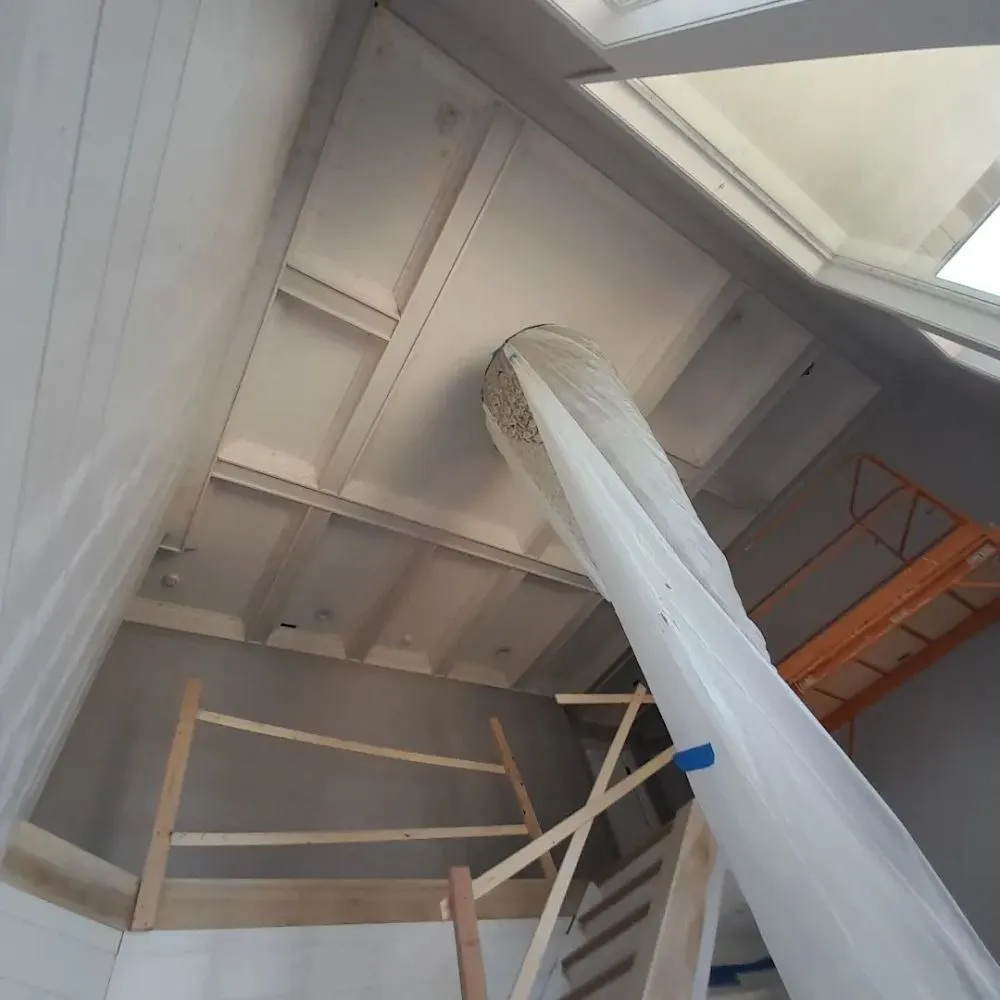 Slide of Umo Roofing