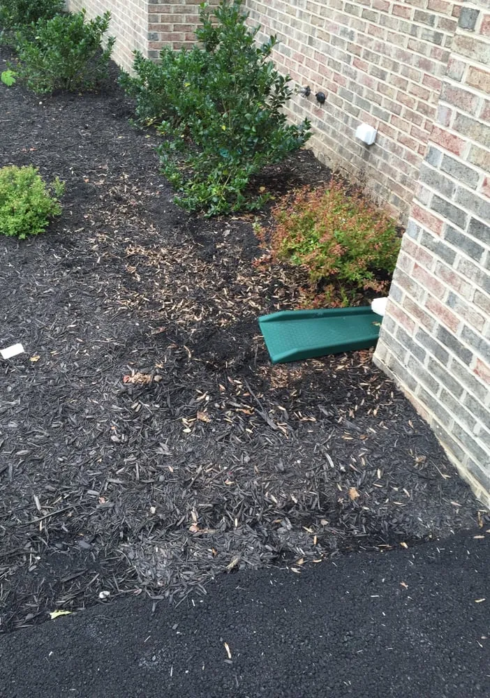 Slide of UNCLE SKEETER'S ROOFING, SIDING, & GUTTERS