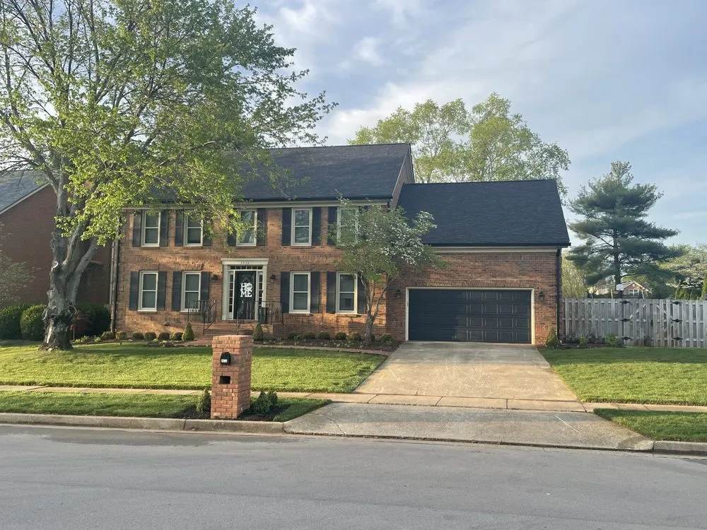Licensed roof installation in Lexington-Fayette, KY by Under Cover