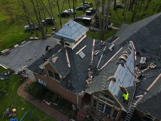 Underdog Roofing Logo