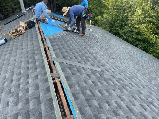 Unique Roofing & Restoration Logo
