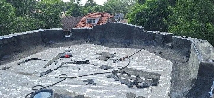 Slide of United Roofing & Construction