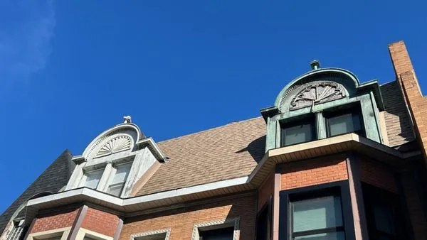 United Roofing & Construction Logo