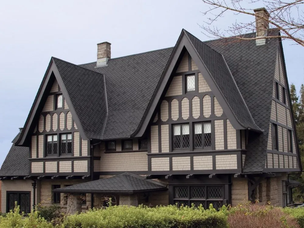 Slide of United Roofing & Construction