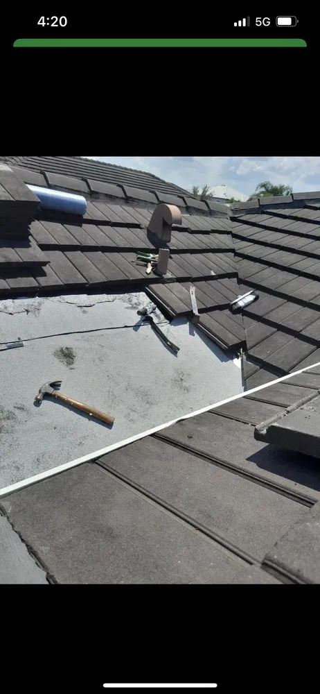 Slide of United Roofing and Maintenance