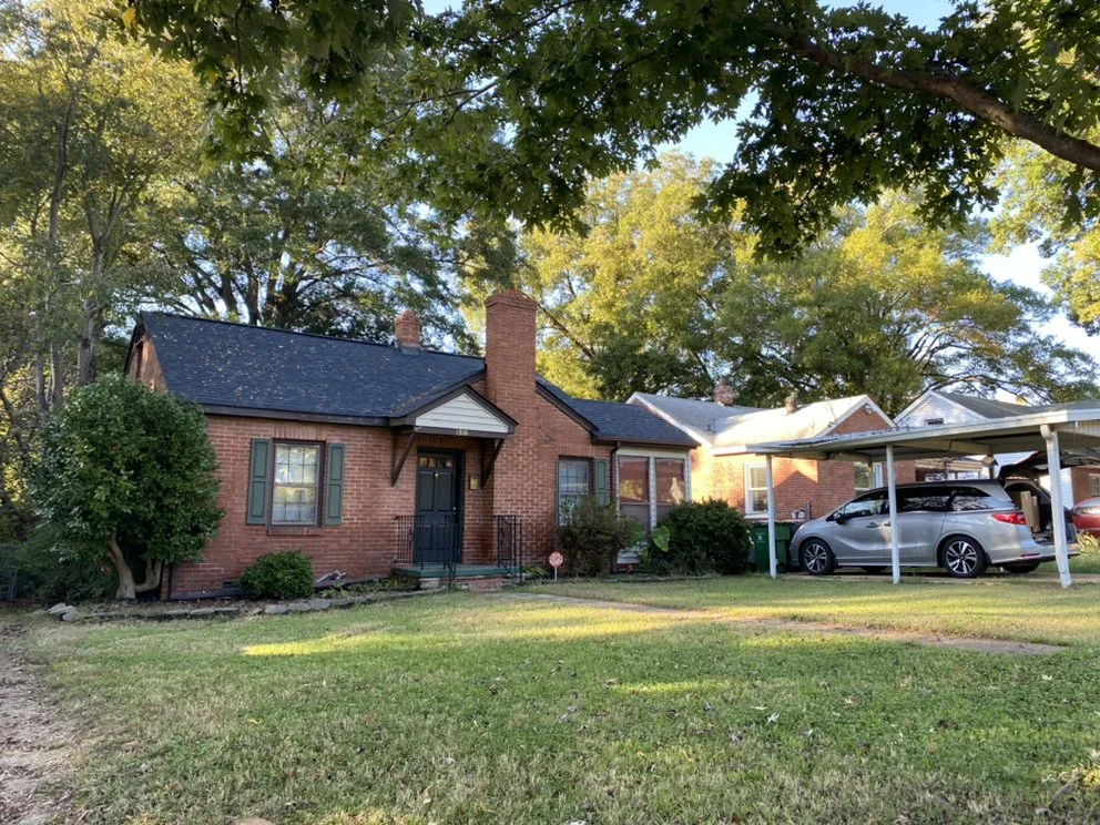 Emergency shingle roofing service for residential properties in Indian Land, SC by United Roofing