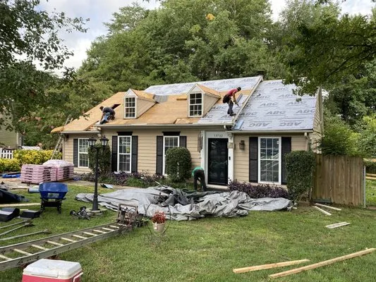 United Roofing Logo