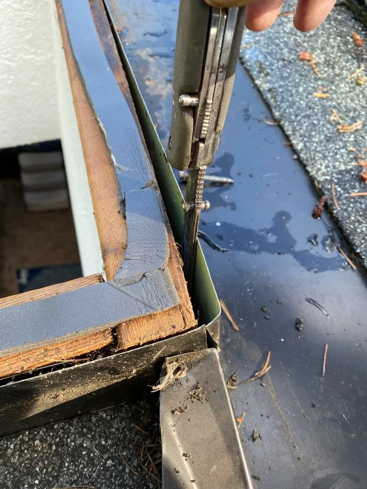 Slide of United Roofing Solutions